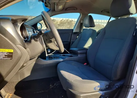 2015 Kia Optima Lx z USA, uszkodzony, nr VIN 5XXGM4A70FG486421